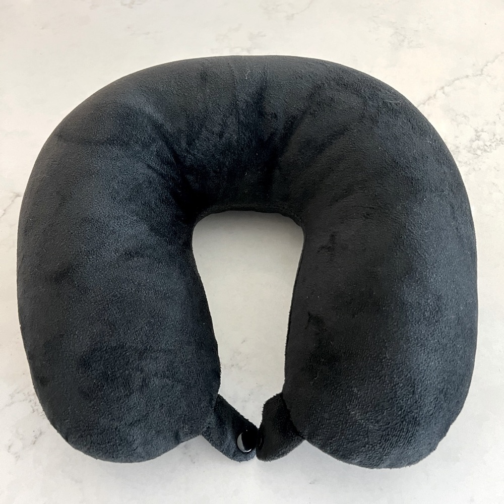 Travel Pillow - Black